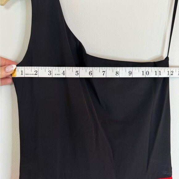 Alexis Two-Tone Designer Dress – Black & Red Pleated – Size Small - Picture 13 of 13